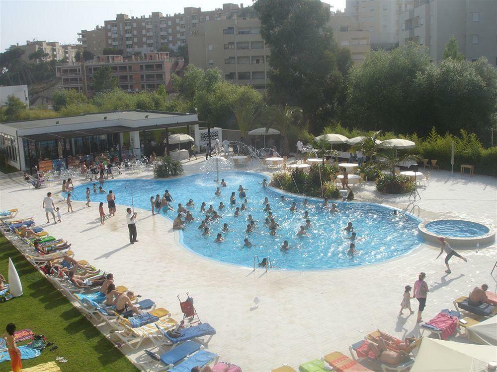 Malibu Foz Hotel - La Maison Younan Figueira da Foz Esterno foto The swimming pool