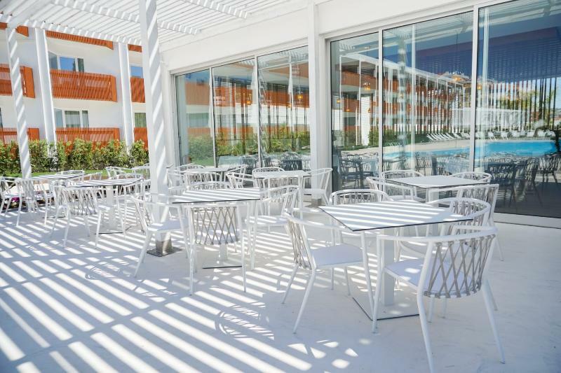 Malibu Foz Hotel - La Maison Younan Figueira da Foz Esterno foto The terrace