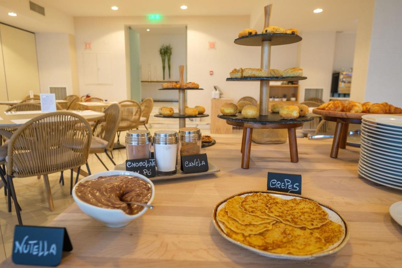 Malibu Foz Hotel - La Maison Younan Figueira da Foz Esterno foto Breakfast at the hotel